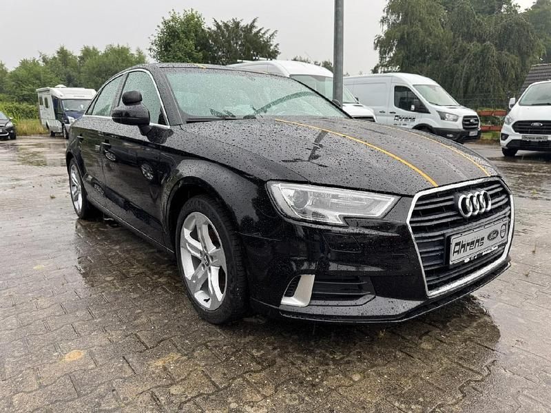 Gebraucht Audi A3 Sport 116 PS (85 kW) 2018 Brillantschwarz Limousine