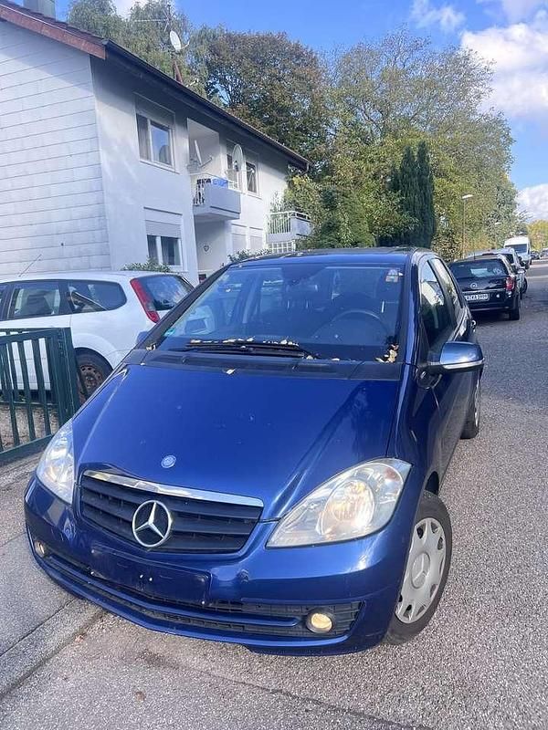 Gebraucht Mercedes A160 Elegance 95 PS (69 kW) 2012 Blau Limousine