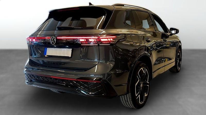 Neu VW Tiguan R-line 193 PS (141 kW) 2025 Grau SUV