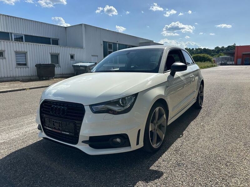 Weiß Gebraucht 2013 Audi A1 S-Line Kleinwagen | 9.999 € (Guter Preis) - Bild 1/4