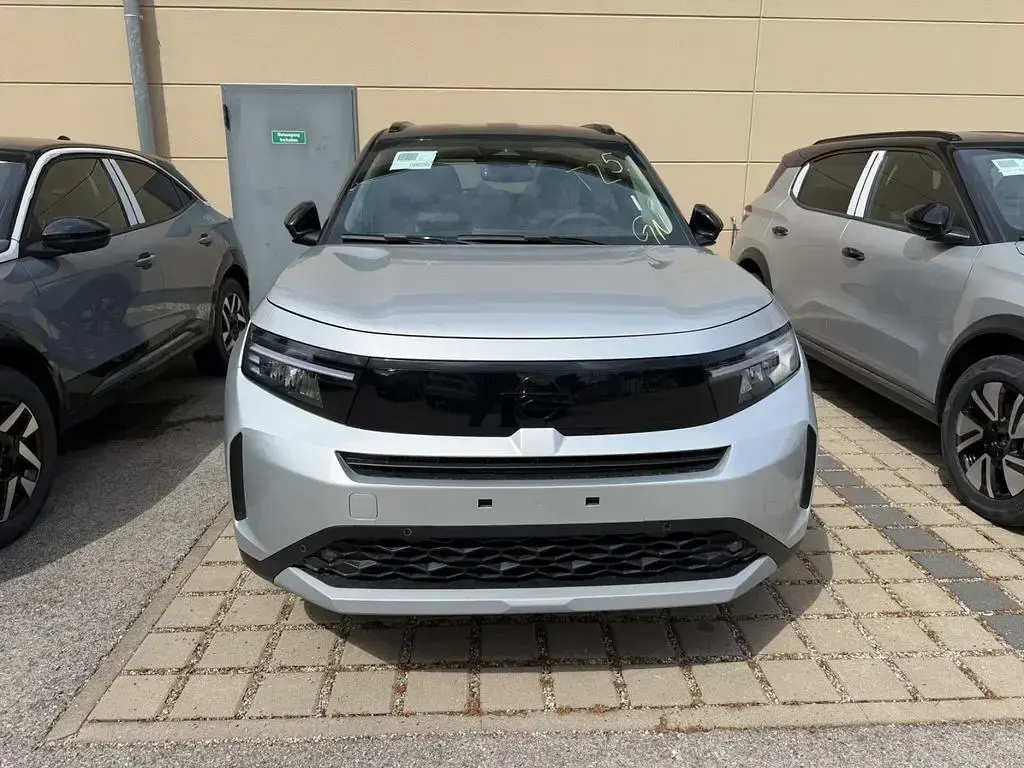 Neu Opel Frontera Ultimate 145 PS (106 kW) 2026 Silber SUV
