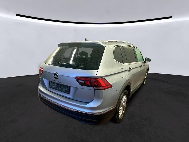 Gebraucht VW Tiguan Allspace Life 150 PS (110 kW) 2022 Silber SUV