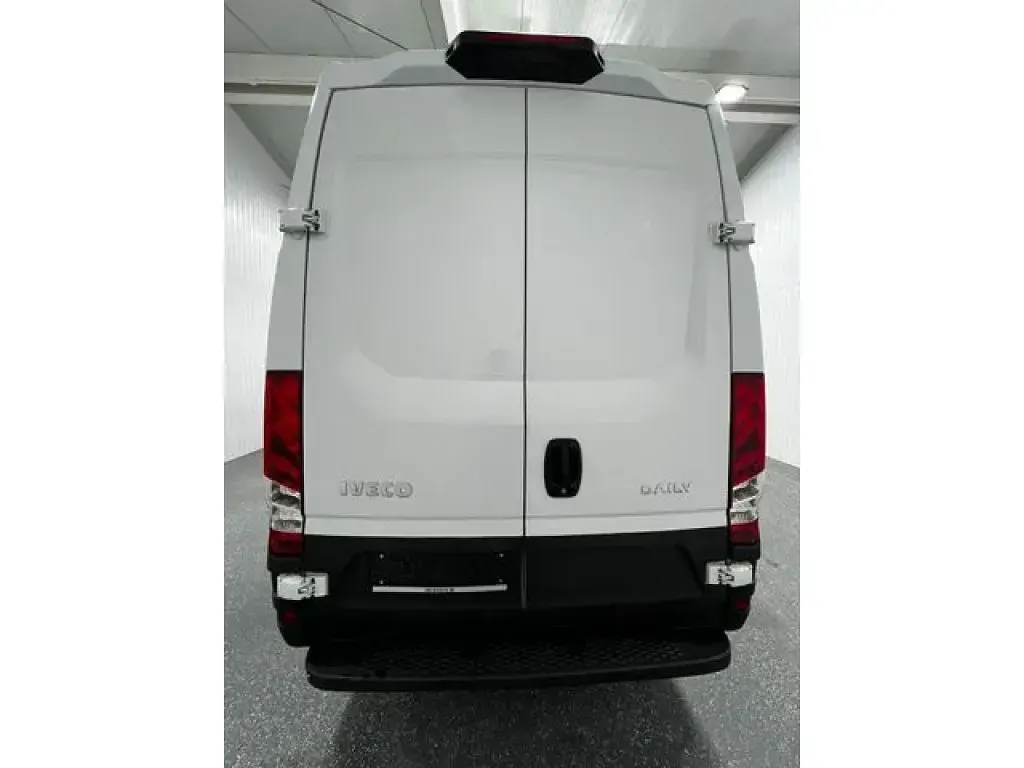 Gebraucht Iveco Daily 156 PS (114 kW) 2024 Bianco ic 194 (weiss) Van