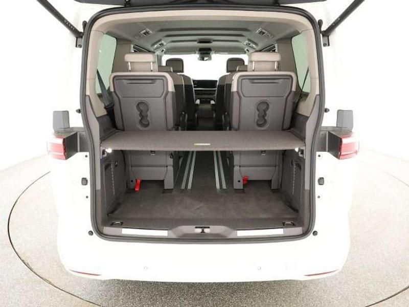 Second-hand VW Multivan Style 204 CP (150 kW) 2024 Alb Monovolum