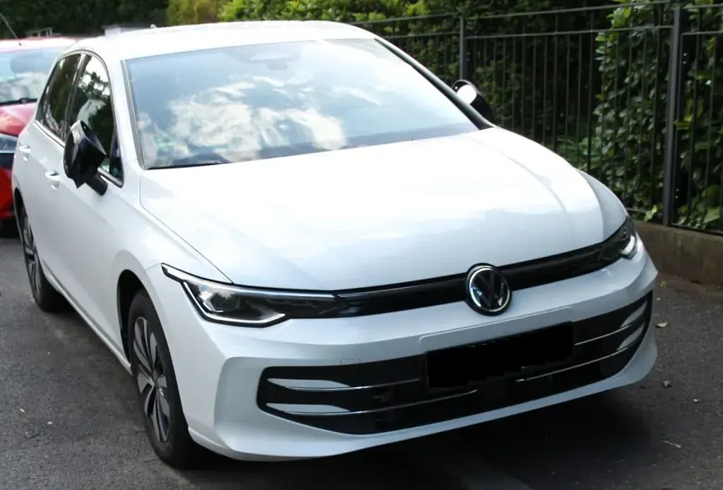 Gebraucht VW Golf VIII Goal 150 PS (110 kW) 2025 Weiß Limousine