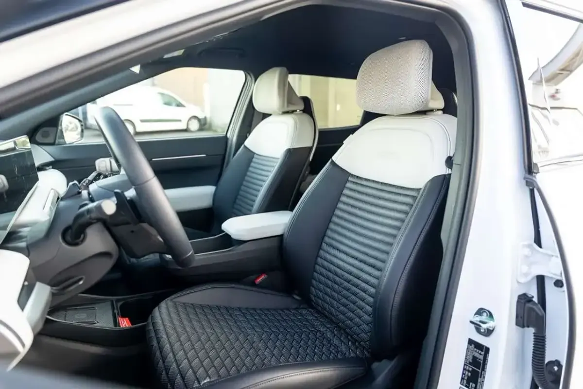 Gebraucht Kia EV4 GT-Line 150 kW (204 PS) 2025 Weiß metallic Limousine