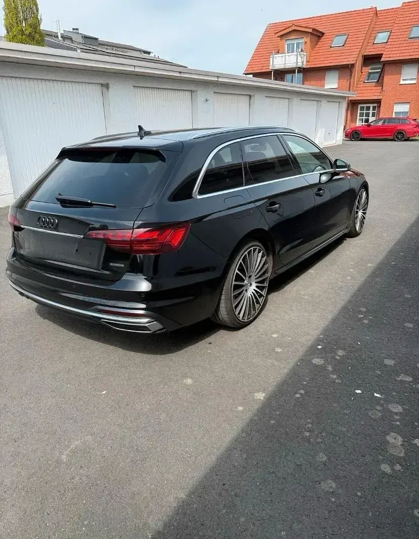 Gebraucht Audi A4 Comfort 190 PS (139 kW) 2020 Schwarz Kombi