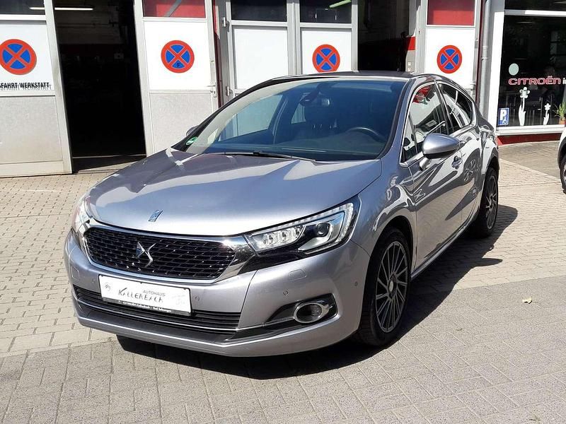 Gris platinium Gebraucht 2017 Citroën DS4 Kleinwagen | 13.990 € - Bild 1/4