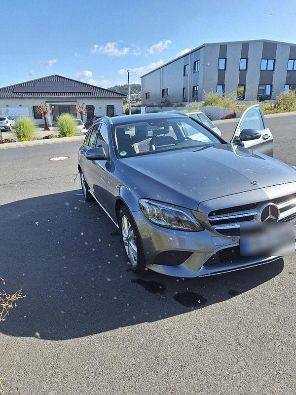 Gebraucht Mercedes C220 194 PS (142 kW) 2019 Grau Kombi