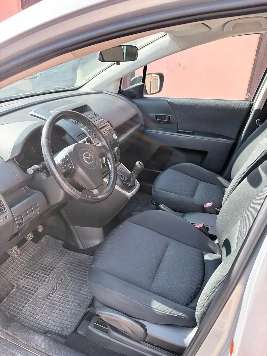 Gebraucht Mazda 5 115 PS (84 kW) 2009 Silber Van / Kleinbus