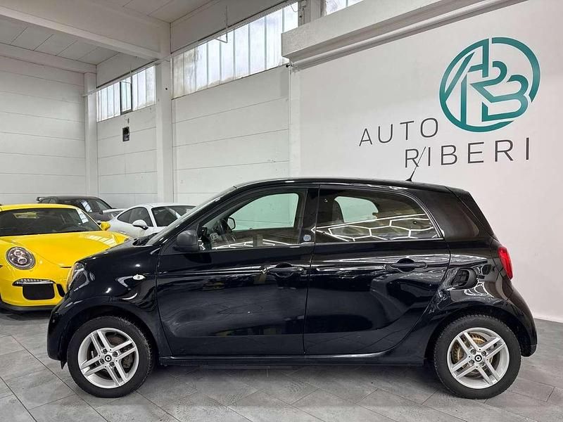 Gebraucht Smart ForFour Electric Drive 60 kW (82 PS) 2021 Schwarz Kleinwagen