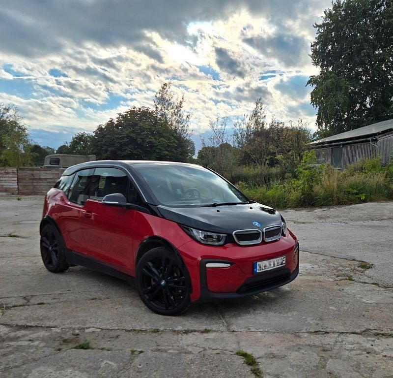 Rot Gebraucht 2019 BMW i3 Sport Line Kleinwagen | 15.400 € (Fairer Preis) - Bild 1/4