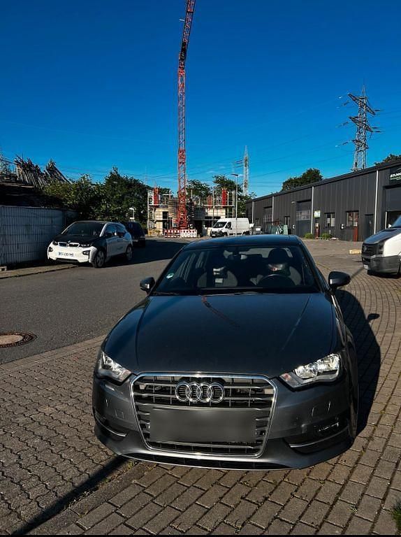 Gebraucht Audi A3 S-Line 150 PS (110 kW) 2015 Grau Limousine