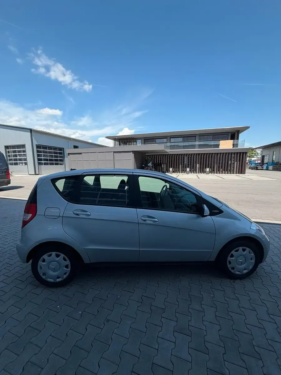 Gebraucht Mercedes A160 95 PS (69 kW) 2010 Silber Kombi