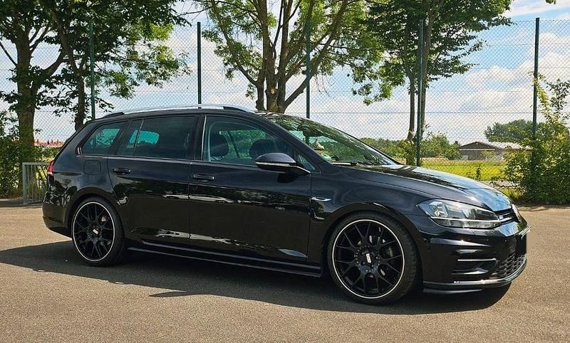 Schwarz Gebraucht 2020 VW Golf VII R-line Kombi | 19.900 € (Teuer) - Bild 1/4
