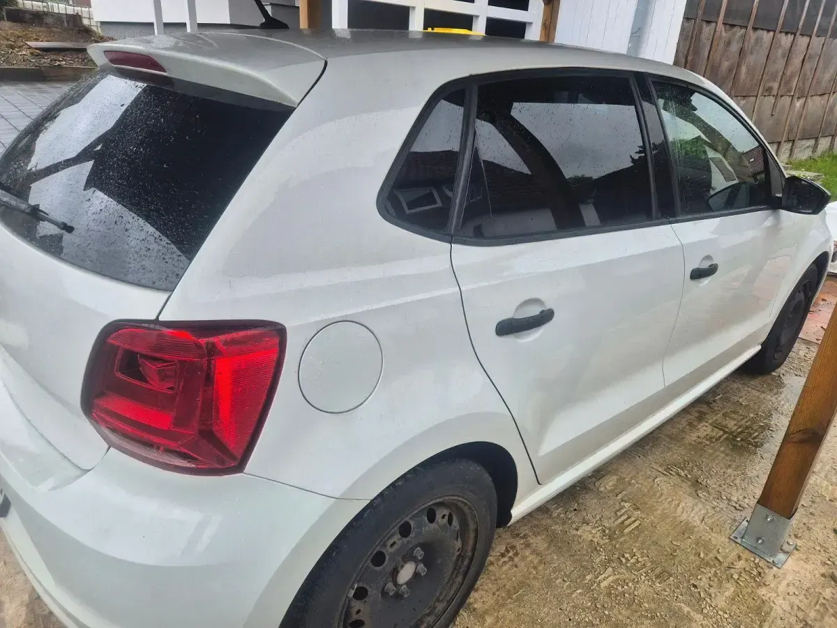 Gebraucht VW Polo Trendline 60 PS (44 kW) 2016 Weiß Kleinwagen