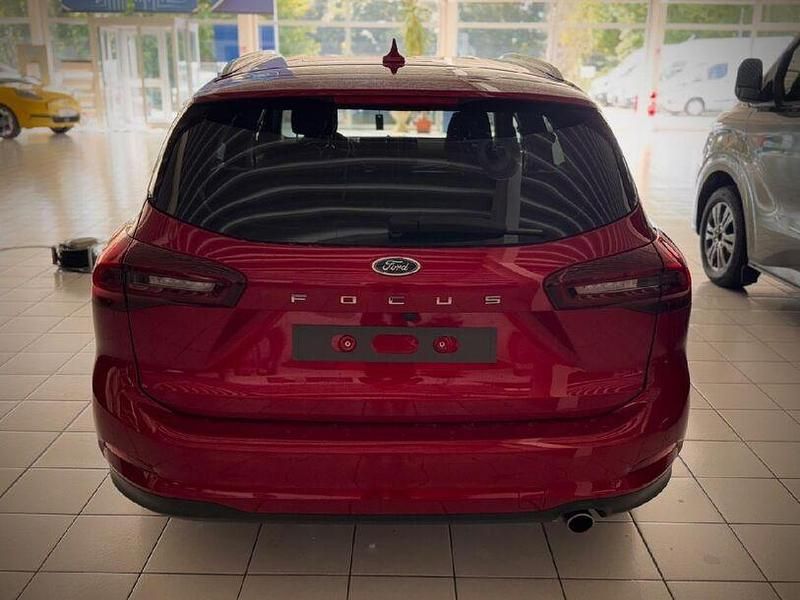 Gebraucht Ford Focus Titanium 125 PS (91 kW) 2024 Andere Limousine