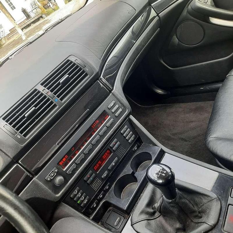 Second-hand BMW 525 Basis 193 CP (141 kW) 2002 Albastru Berlinǎ