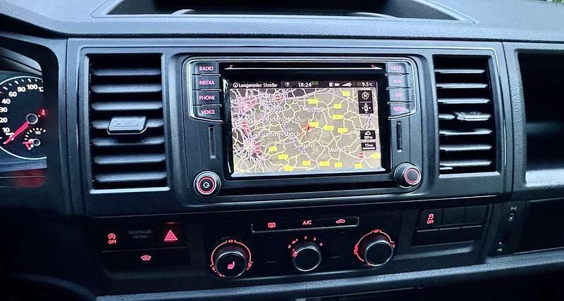 Second-hand VW Transporter 150 CP (110 kW) 2019 Verde Van