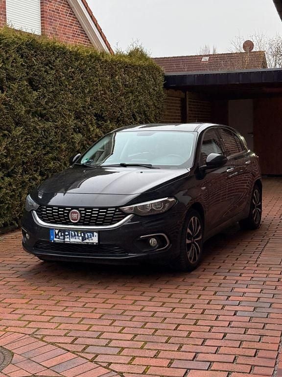 Schwarz Gebraucht 2018 Fiat Tipo Lounge Limousine | 8.700 € (Guter Preis) - Bild 1/4