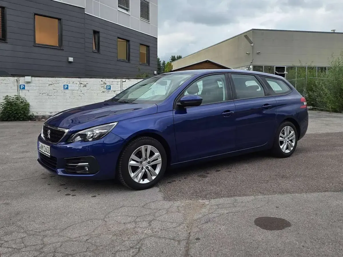 Gebraucht Peugeot 308 SW 110 PS (80 kW) 2018 Blau Kombi