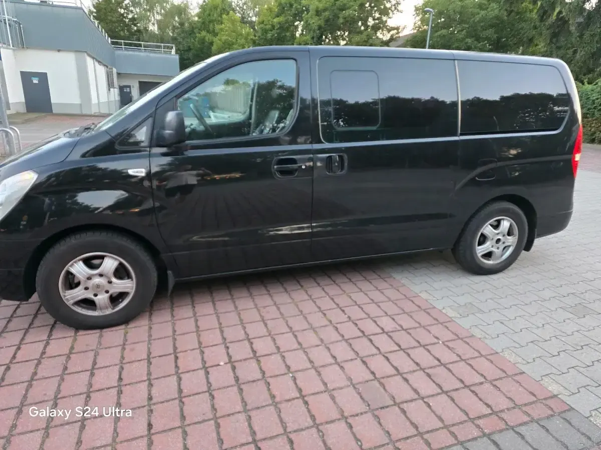 Gebraucht Hyundai H-1 170 PS (125 kW) 2010 Schwarz Van / Kleinbus
