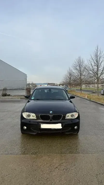 Gebraucht BMW 118 122 PS (89 kW) 2006 Schwarz Kleinwagen