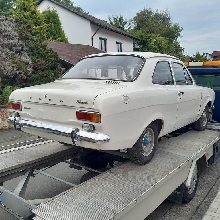 Weiß Gebraucht 1972 Ford Escort Limousine | 9.999 € - Bild 1/3
