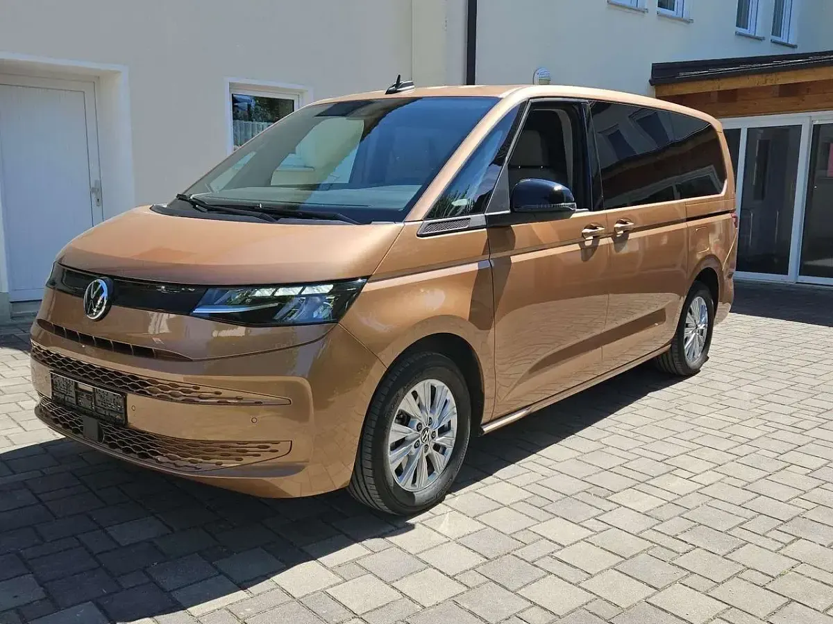 Gebraucht VW Multivan 204 PS (150 kW) 2025 Copper bronze metallic Van / Kleinbus