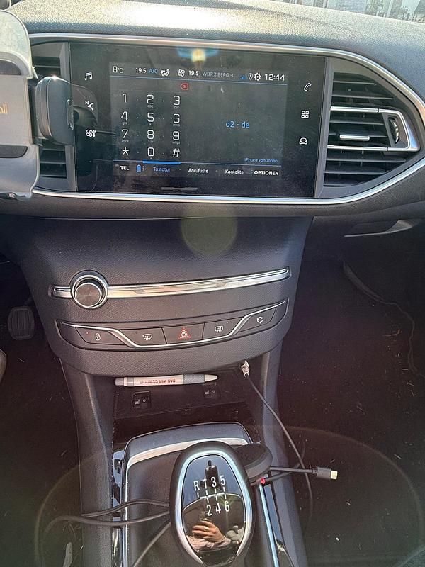 Gebraucht Peugeot 308 110 PS (80 kW) 2020 Schwarz Limousine