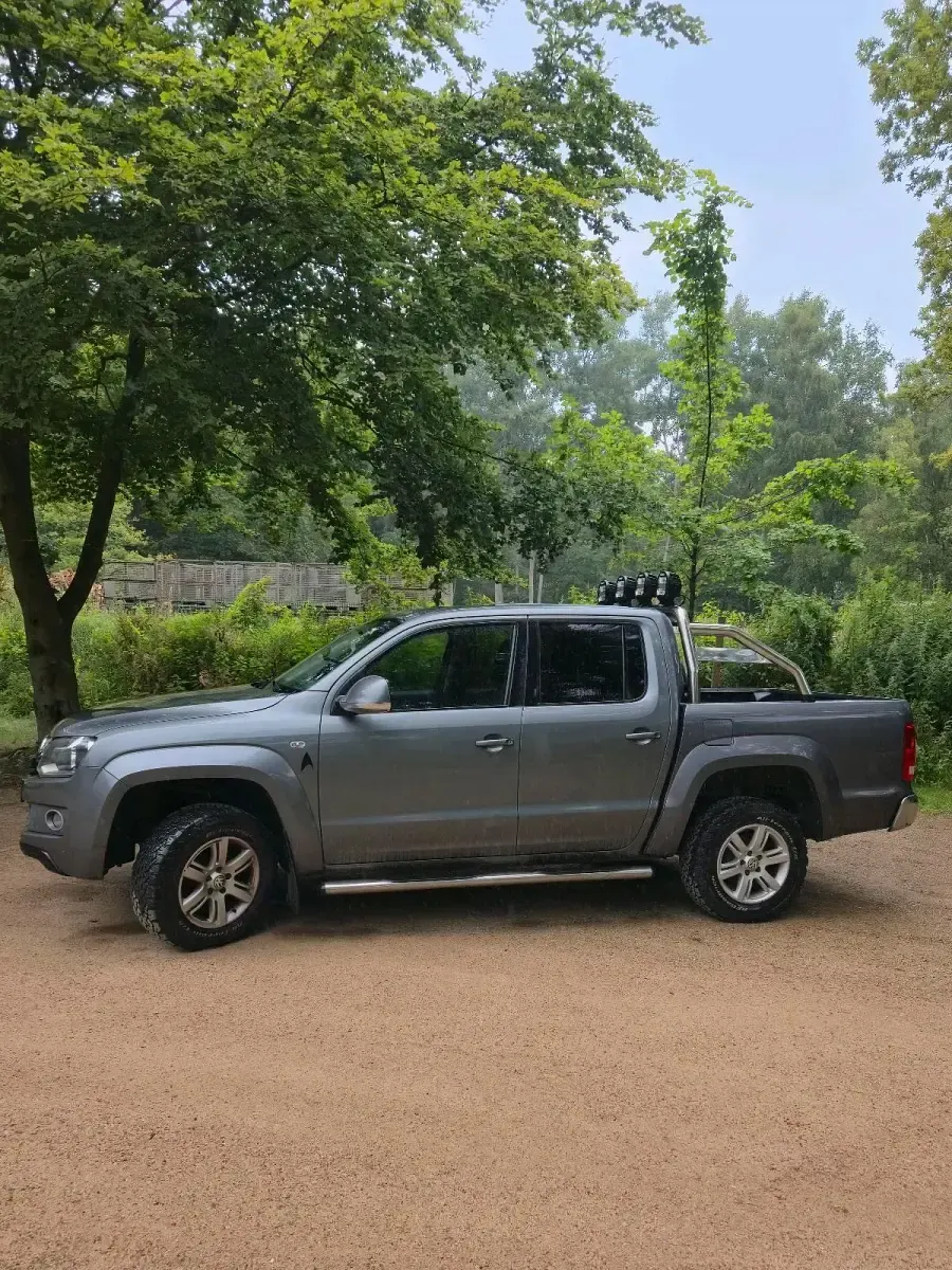Gebraucht VW Amarok Highline 180 PS (132 kW) 2015 Grau Pickup