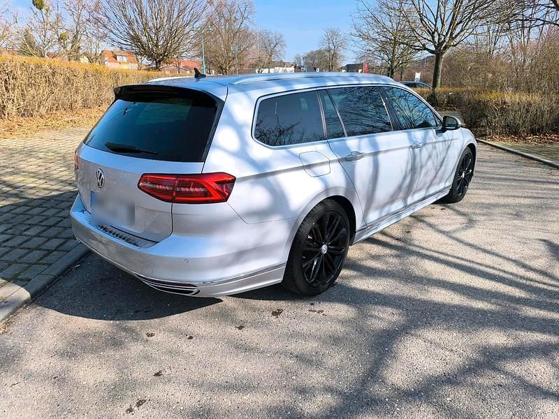 Gebraucht VW Passat R-line 150 PS (110 kW) 2021 Silber Kombi