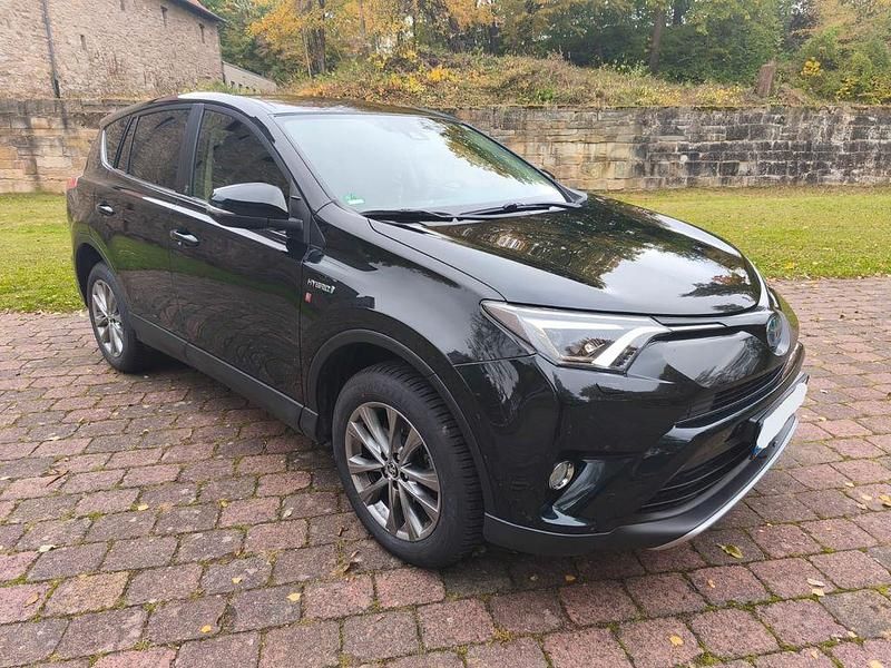 Schwarz Gebraucht 2018 Toyota RAV4 Hybrid Team SUV | 21.000 € (Fairer Preis) - Bild 1/4