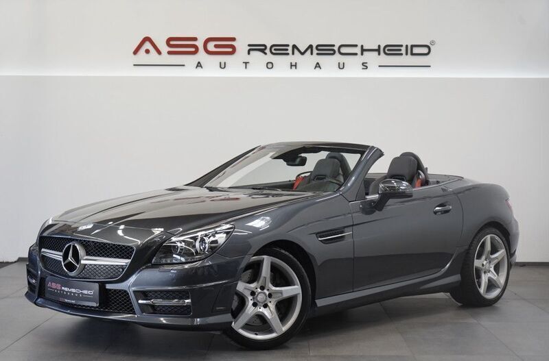 Grau Gebraucht 2013 Mercedes SLK200 AMG line Cabrio | 25.800 € - Bild 1/3