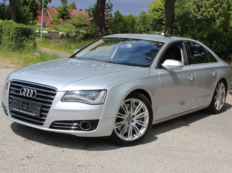 Silber Gebraucht 2011 Audi A8 Limousine | 19.990 € (Superpreis) - Bild 1/4