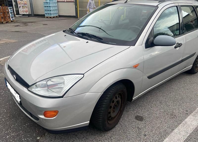 Silber Gebraucht 2001 Ford Focus Kombi | 1.770 € (Fairer Preis) - Bild 1/4