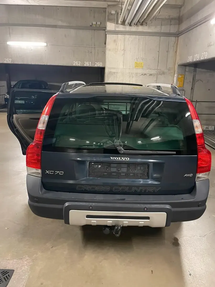 Usata Volvo XC70 209 CV (153 kW) 2007 Andere farben Station wagon