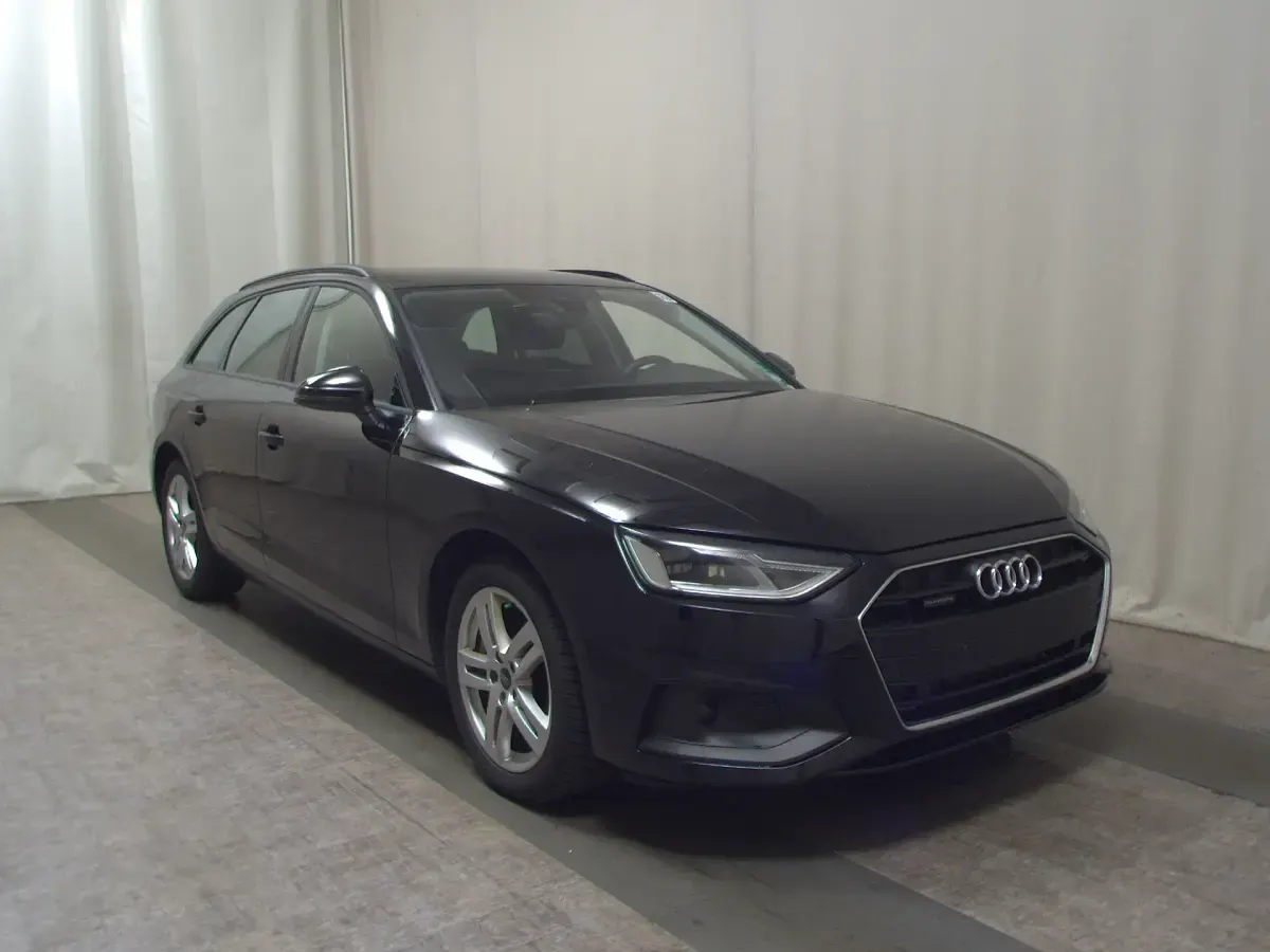 Gebraucht Audi A4 Sport 204 PS (150 kW) 2023 Schwarz Kombi