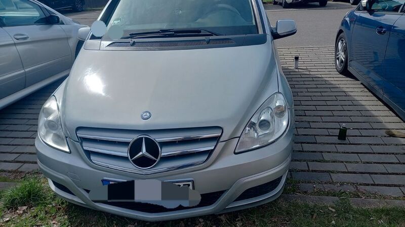 Grau Gebraucht 2010 Mercedes B180 Van / Kleinbus | 3.500 € (Superpreis) - Bild 1/4