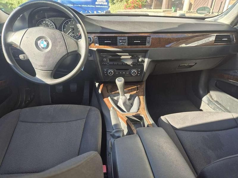 Gebraucht BMW 318 129 PS (94 kW) 2007 Schwarz 2 Kombi