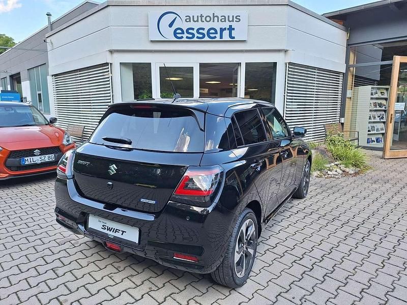 Neu Suzuki Swift Comfort+ 83 PS (61 kW) 2025 Black met Kleinwagen