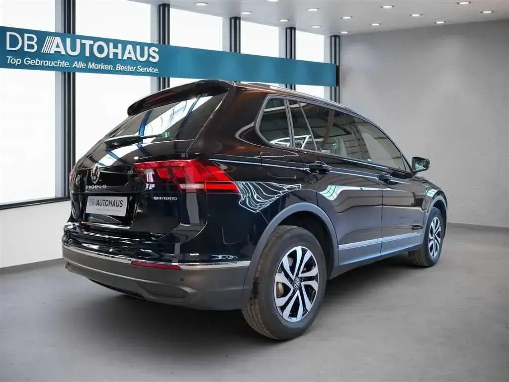 Używany VW Tiguan Active 245 KM (180 kW) 2022 Czarny SUV