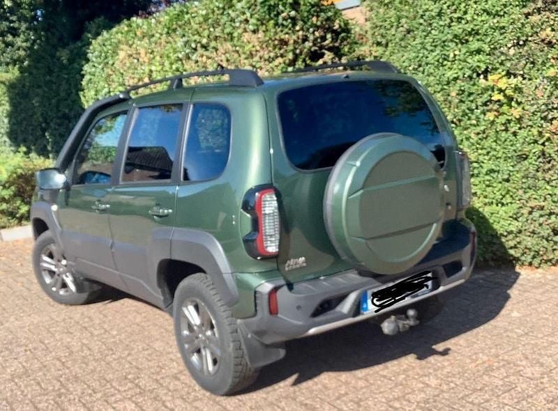 Gebraucht Lada niva 80 PS (58 kW) 2021 Grün SUV