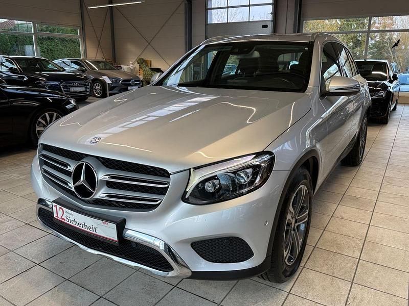 Silber Gebraucht 2015 Mercedes GLC220 Exclusive SUV | 21.299 € (Fairer Preis) - Bild 1/4