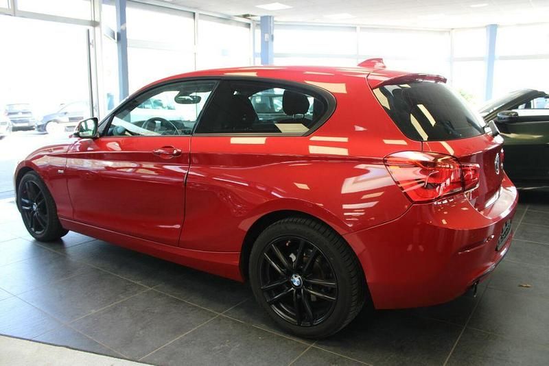 Gebraucht BMW 118 Sport Line 150 PS (110 kW) 2017 Rot Kleinwagen