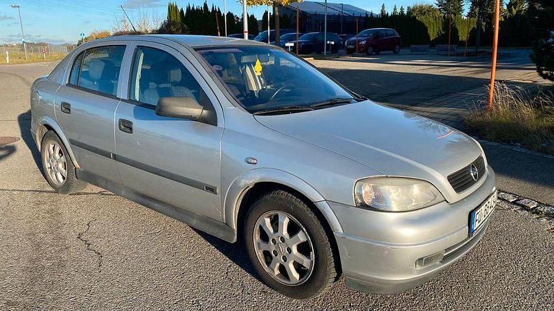 Silber Gebraucht 2002 Opel Astra Limousine | 990 € (Superpreis) - Bild 1/4