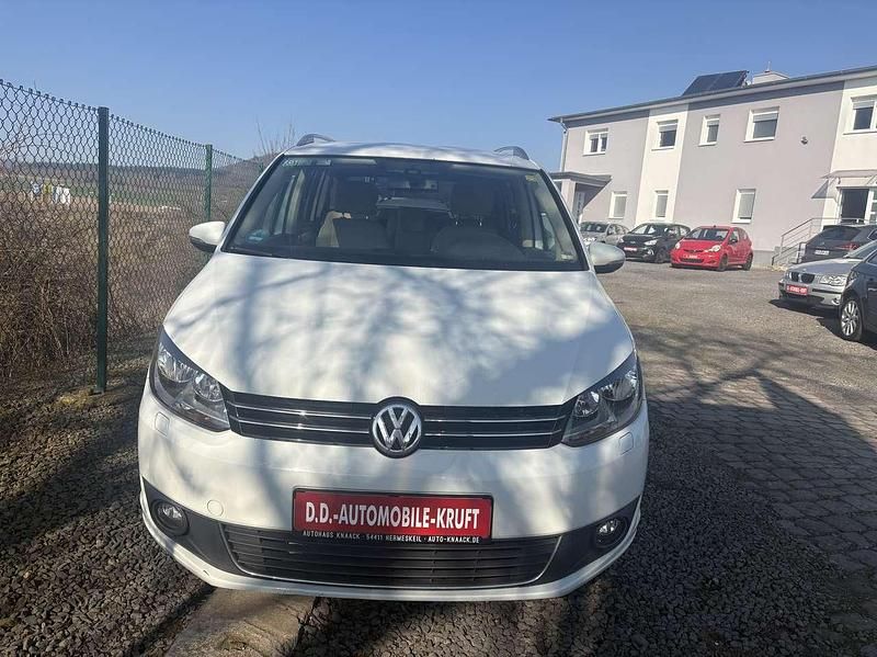 Gebraucht VW Touran Highline 140 PS (102 kW) 2014 Pure white Van / Kleinbus
