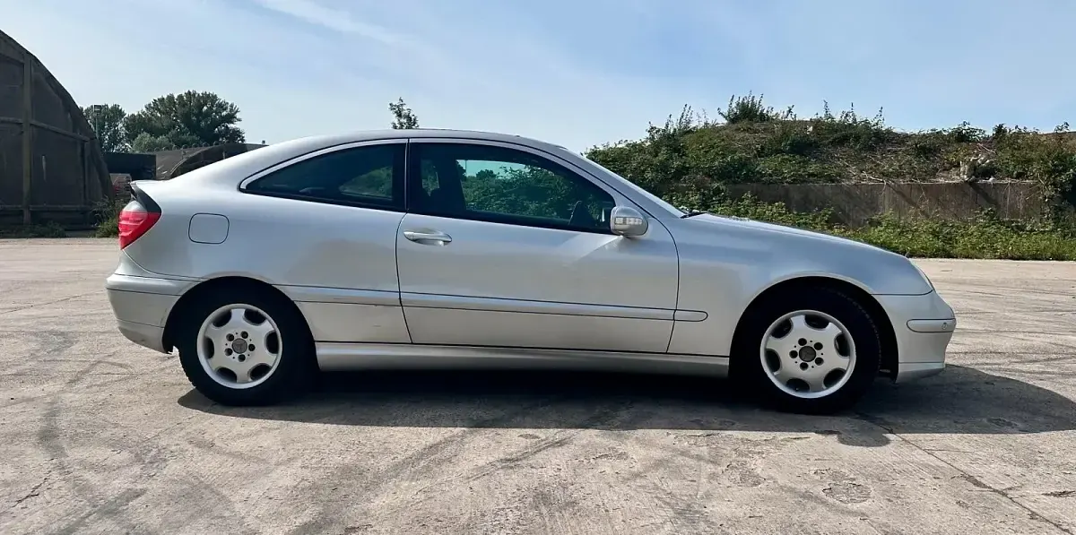 Gebraucht Mercedes C180 143 PS (105 kW) 2003 Silber Coupé
