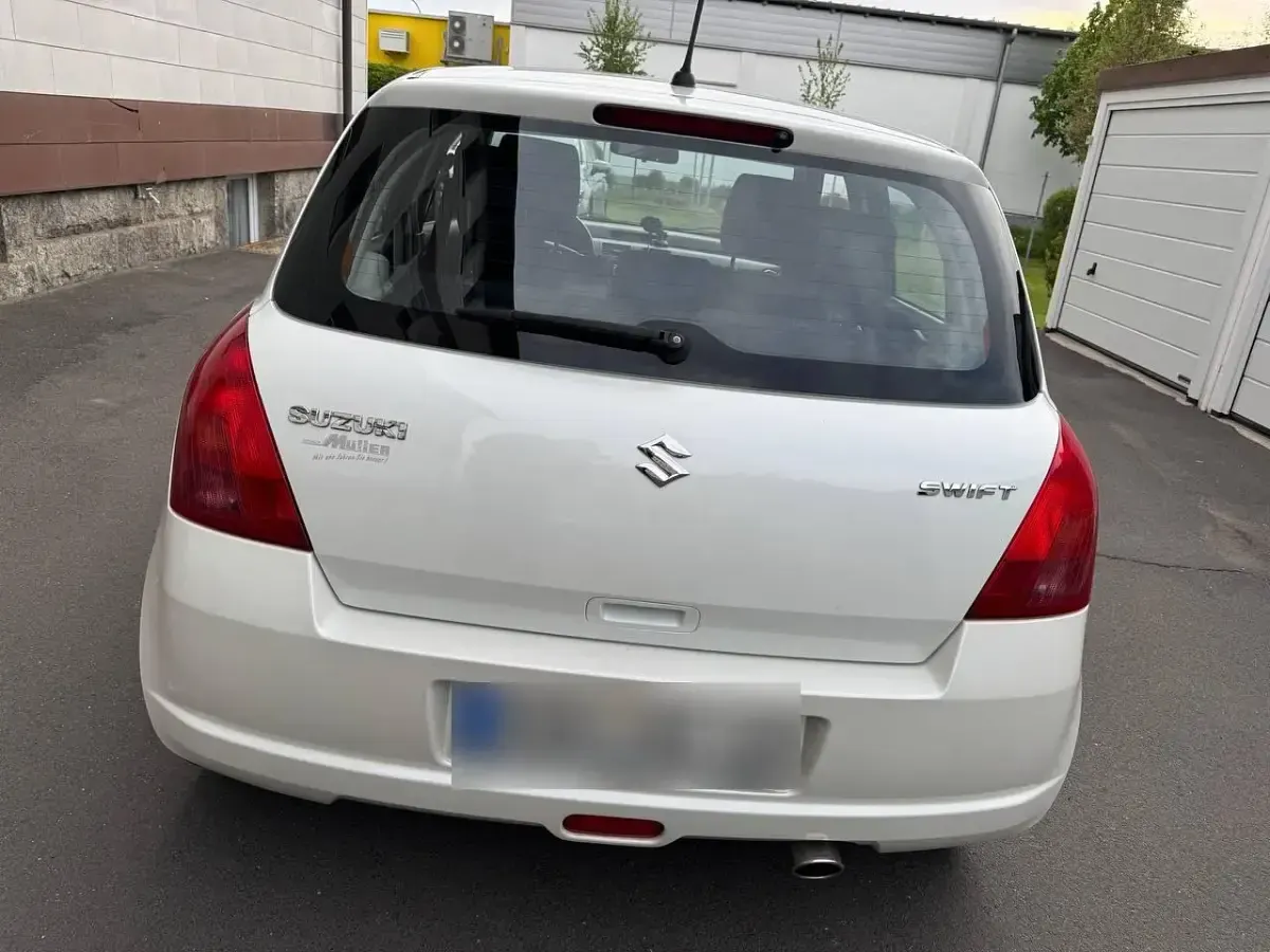 Gebraucht Suzuki Swift 92 PS (67 kW) 2007 Weiß Kleinwagen