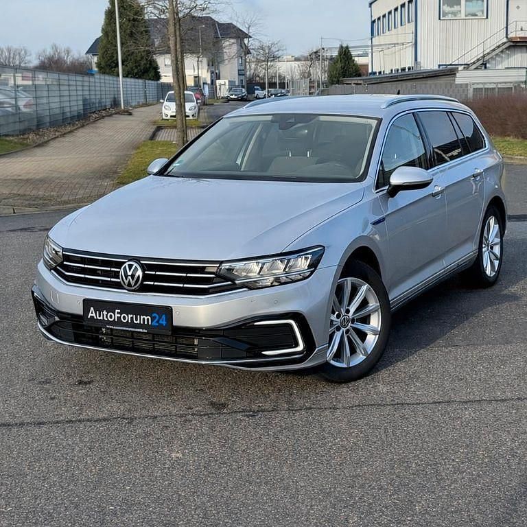 Gelb Gebraucht 2022 VW Passat GTE Kombi | 21.999 € (Superpreis) - Bild 1/4